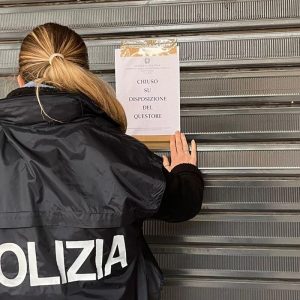 Controlli in un bar in periferia: sospese le licenze per 15 giorni