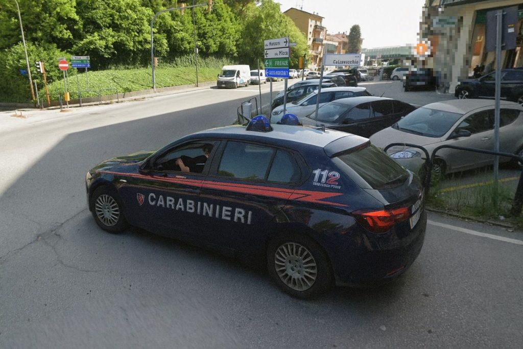 Spari davanti a un bar di Casalecchio, due arresti
