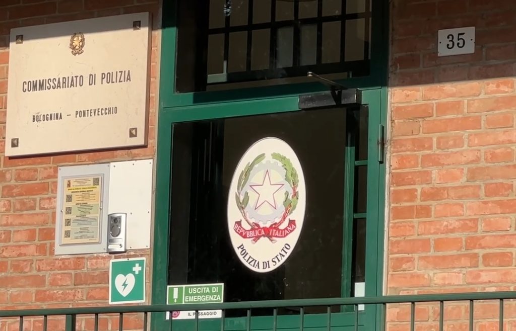 Espulso dall’Italia, torna a Bologna usando il cognome della moglie