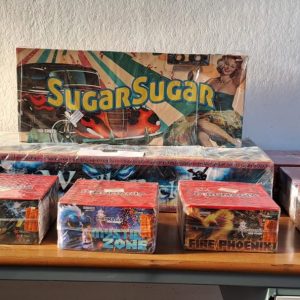 In casa nasconde droga, una pistola e 60 chili di fuochi d’artificio illegali: arrestato 25enne