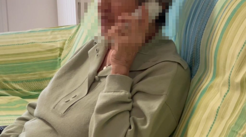 Suona alla porta e millanta di essere un poliziotto: novantenne derubata di 500 euro