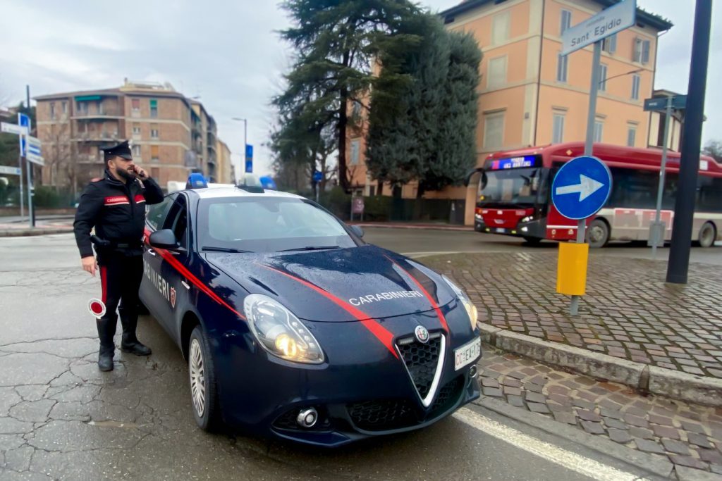 Autista bus minacciata con una bottiglia, è la terza aggressione in una settimana