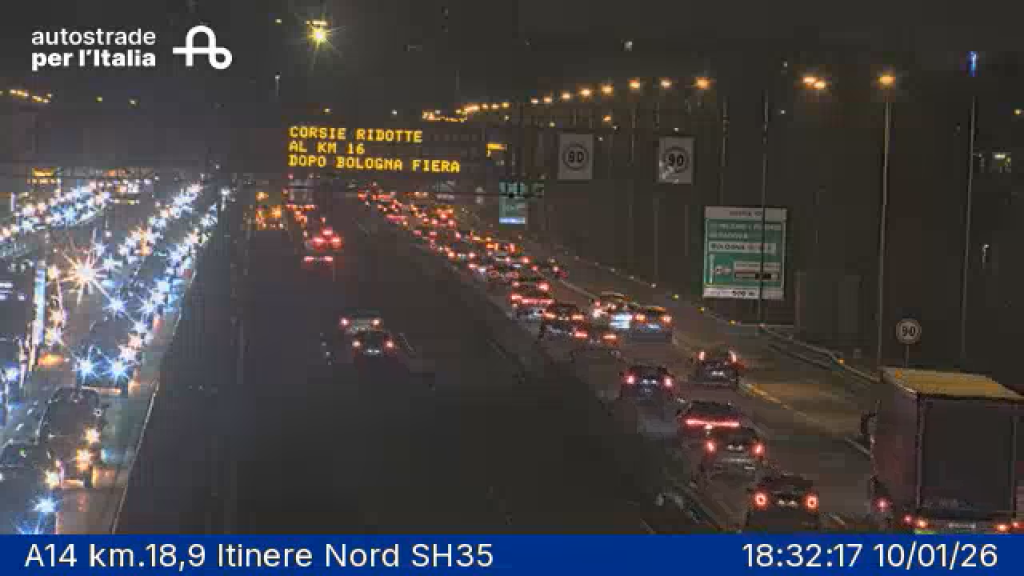 Scontro tra camion e auto, muore un bolognese di 51 anni