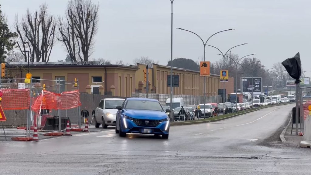 Cantieri tram: tornano due corsie su Prati di Caprara, nuovo senso unico in Emilia Ponente
