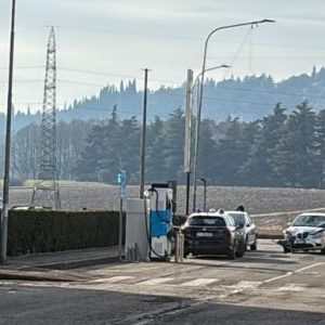 Scontro scooter-moto a Casalecchio, grave un 53enne