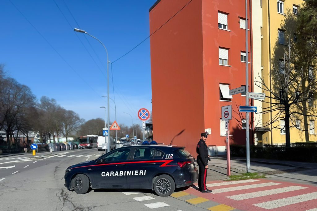 Accoltellamento al Pilastro, ventenne in ospedale