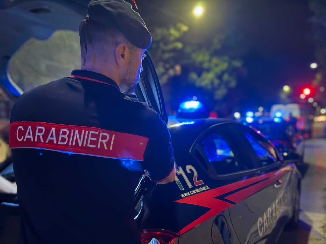 Rapina in Bolognina: rider aggredito e derubato della bici, due uomini in fuga