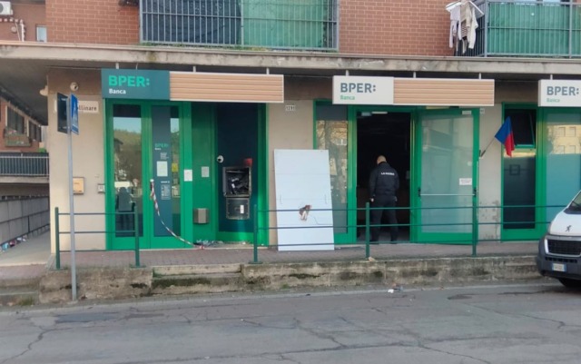 Assalto esplosivo a sportello bancomat di una banca in Valsamoggia
