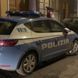 Tenta di svaligiare un appartamento in via Amendola mentre la proprietaria è in casa, arrestato dalla polizia