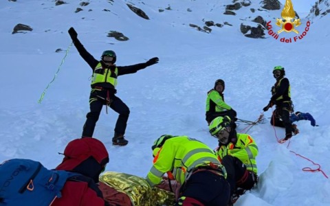 Intervento di soccorso al Corno alle Scale, cinque escursionisti scivolati lungo un pendio
