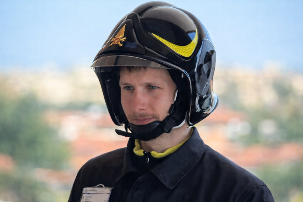 Vigile del fuoco bolognese muore travolto da valanga