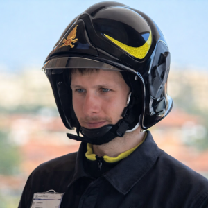 Vigile del fuoco bolognese muore travolto da valanga