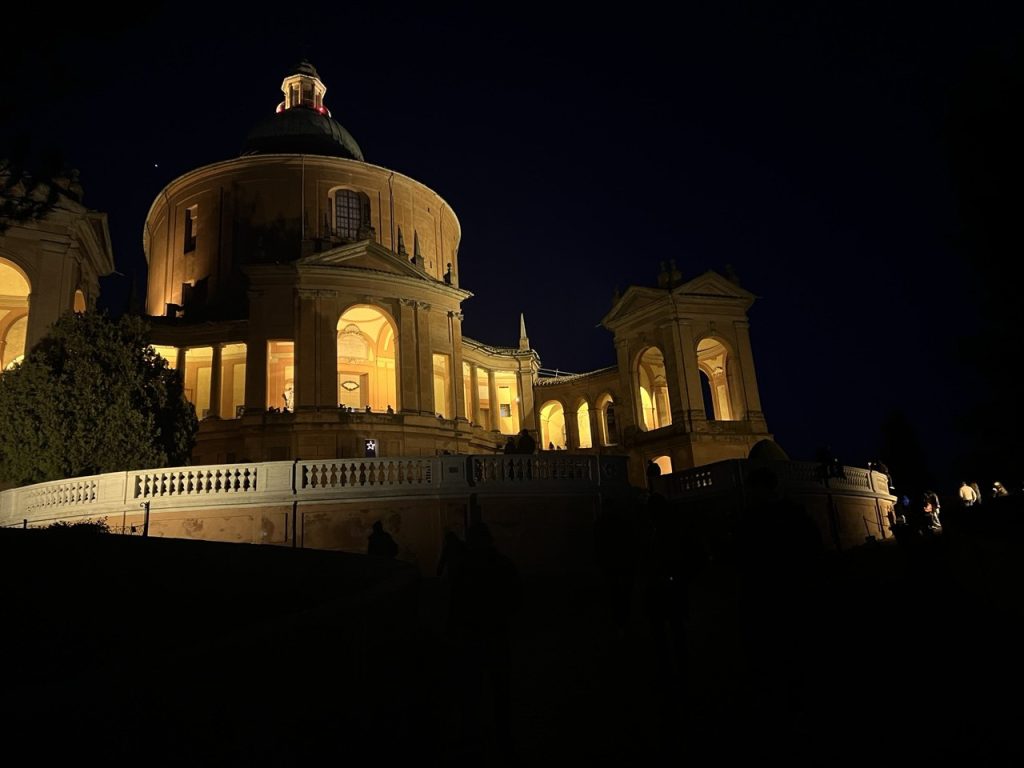 Furto nella Basilica di San Luca nel giorno della Quaresima: rubati preziosi dalla Sacra Immagine
