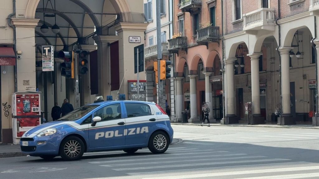 Ha in casa cocaina, marijuana, hascisc e catinoni sintetici,  45enne arrestato in Bolognina