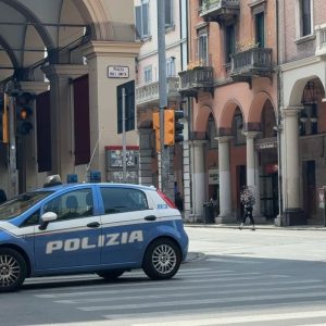 Ha in casa cocaina, marijuana, hascisc e catinoni sintetici,  45enne arrestato in Bolognina