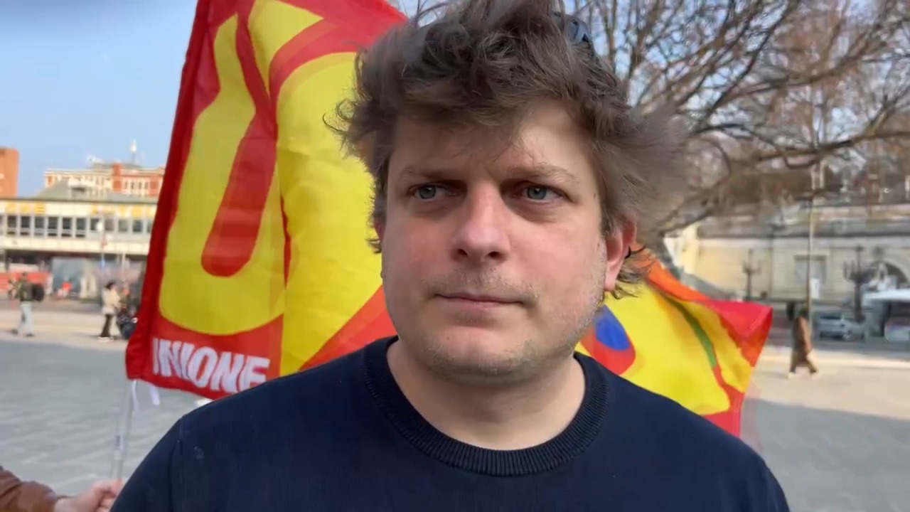 Presidio dei rider in piazza XX settembre