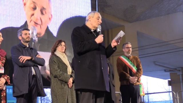 Piovono bombe ma da Bologna messaggio di pace