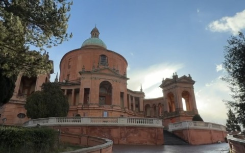 Furto a San Luca: trovata auto rubata, forse quella dai ladri