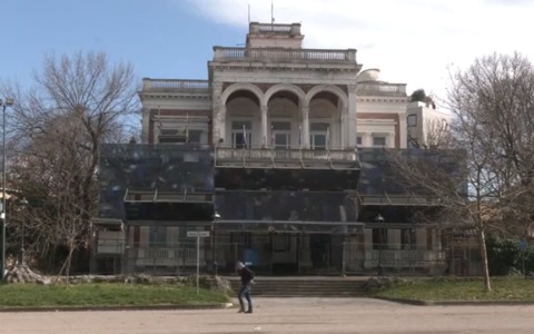 Palazzina Liberty ai Giardini Margherita, un degrado che dura 10 anni