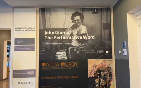 A Bologna la mostra su John Giorno, l’artista che ha infranto i confini della poesia