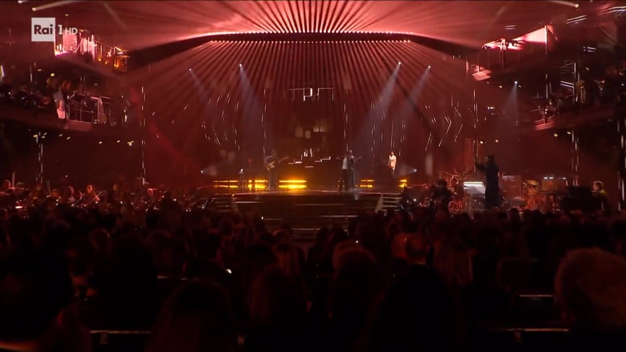 Due Morandi per un palco: Sanremo celebra la bolognesità