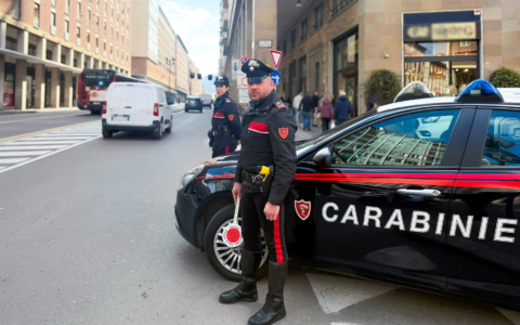 Anziana novantenne derubata della collana in via Marconi