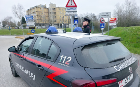 Incendio nei bagni di una scuola a Castel Maggiore, intossicate due operatrici scolastiche