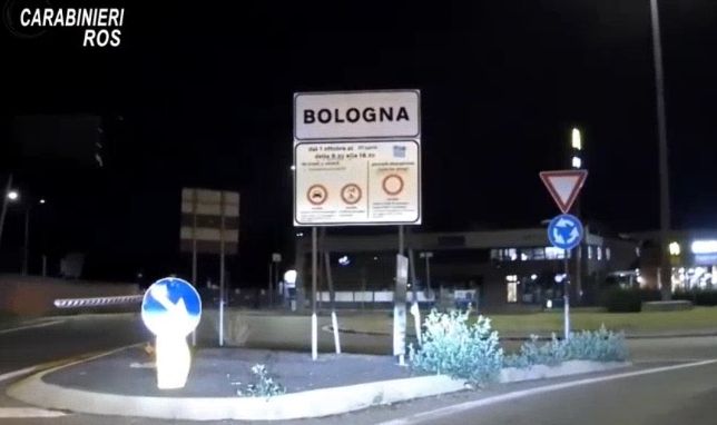 Progettavano strage a scuola, c’è un minore indagato anche a Bologna