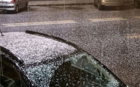 Notte di tuoni, lampi e grandinate a Bologna e provincia