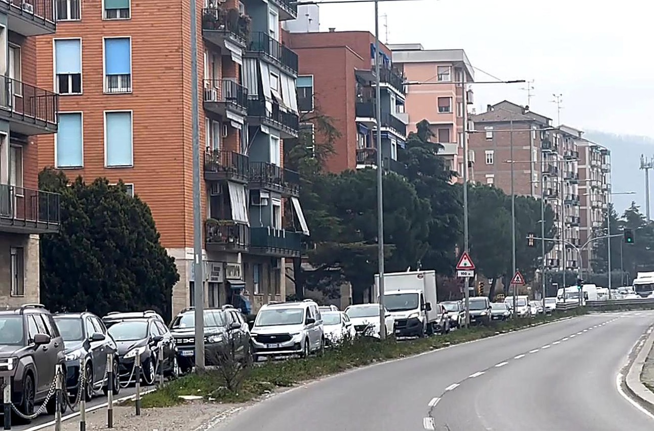 Minaccia una coppia con una pistola dopo una lite stradale