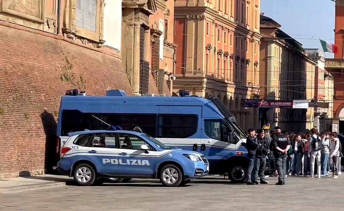 A marzo, una media di oltre due arresti al giorno nei controlli di Polizia a Bologna