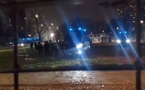 Notte di tensione al Pilastro: scontri tra manifestanti e forze dell’ordine