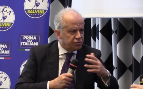 Piantedosi, bastone e carota con Lepore. Sì al Cpr ma anche al MuBa