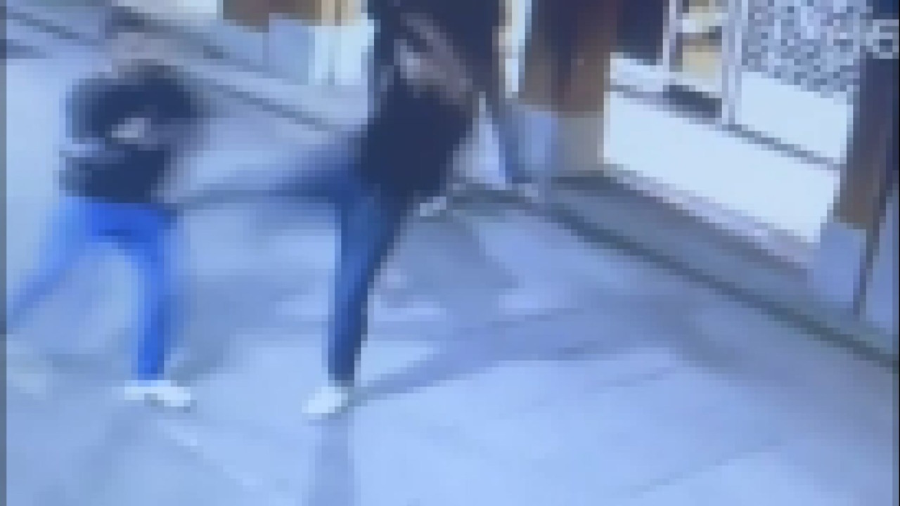 Lite in via de’ Falegnami, distrutte alcune fioriere