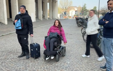 Dall’impegno di Erika per una carrozzina nuova al presidio per i diritti delle persone con disabilità