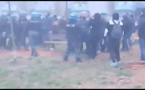 Pilastro: sgomberato il parco dalla protesta di residenti e attivisti