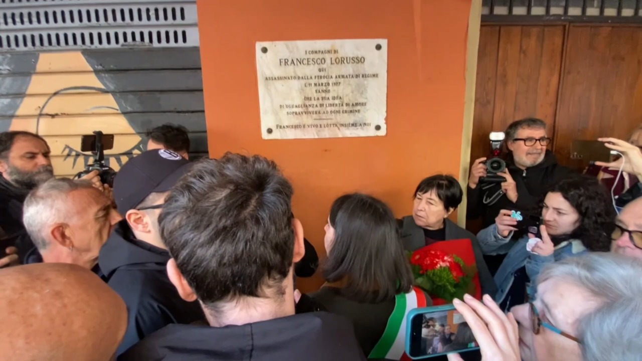 Commemorato Francesco Lorusso, lo studente ucciso nel 1977 durante una manifestazione, contestata la Clancy