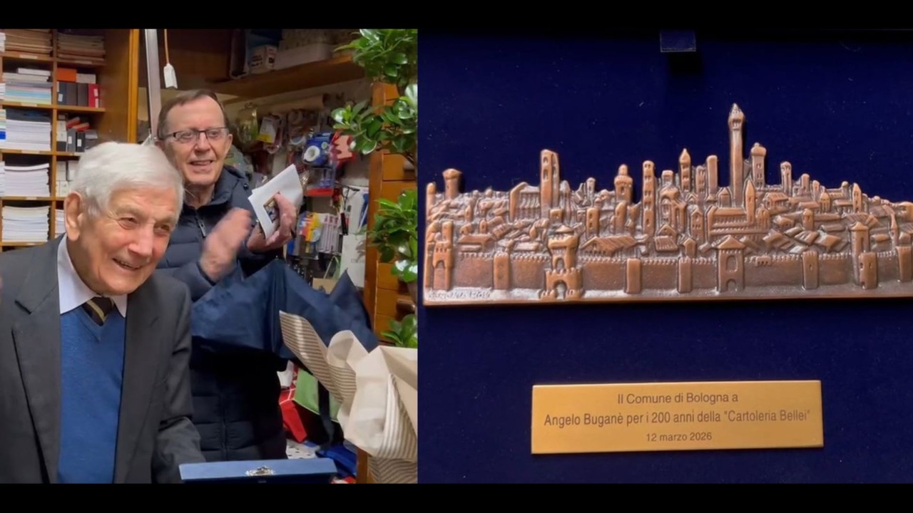 La festa per i 200 anni della Cartoleria Bellei a Bologna, ad Angelo Buganè la Turrita di bronzo