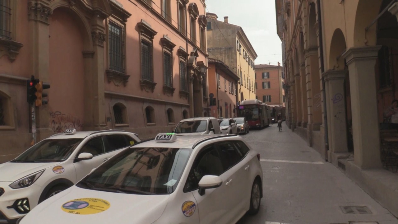 Cantieri tram in Piazza Malpighi, FdI: “Mancanza assoluta di cartellonistica alle porte e adeguata informazione ai cittadini”