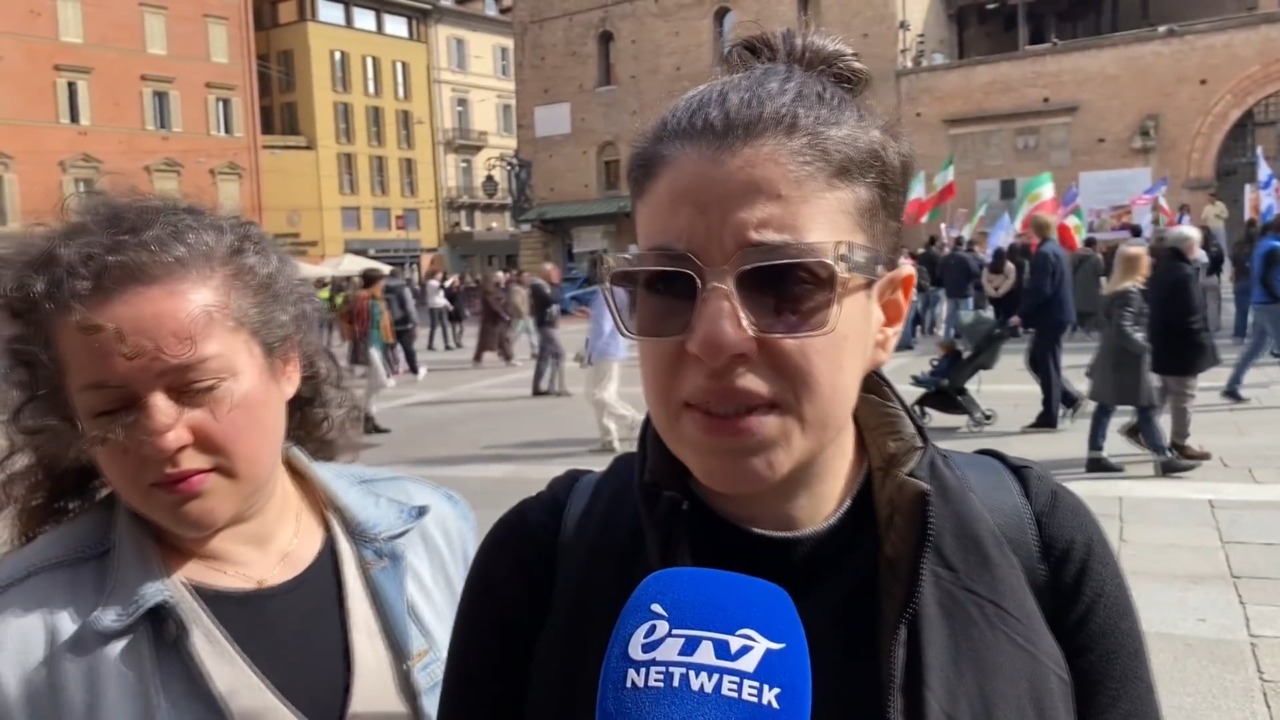 Giovani Iraniani di nuovo in piazza