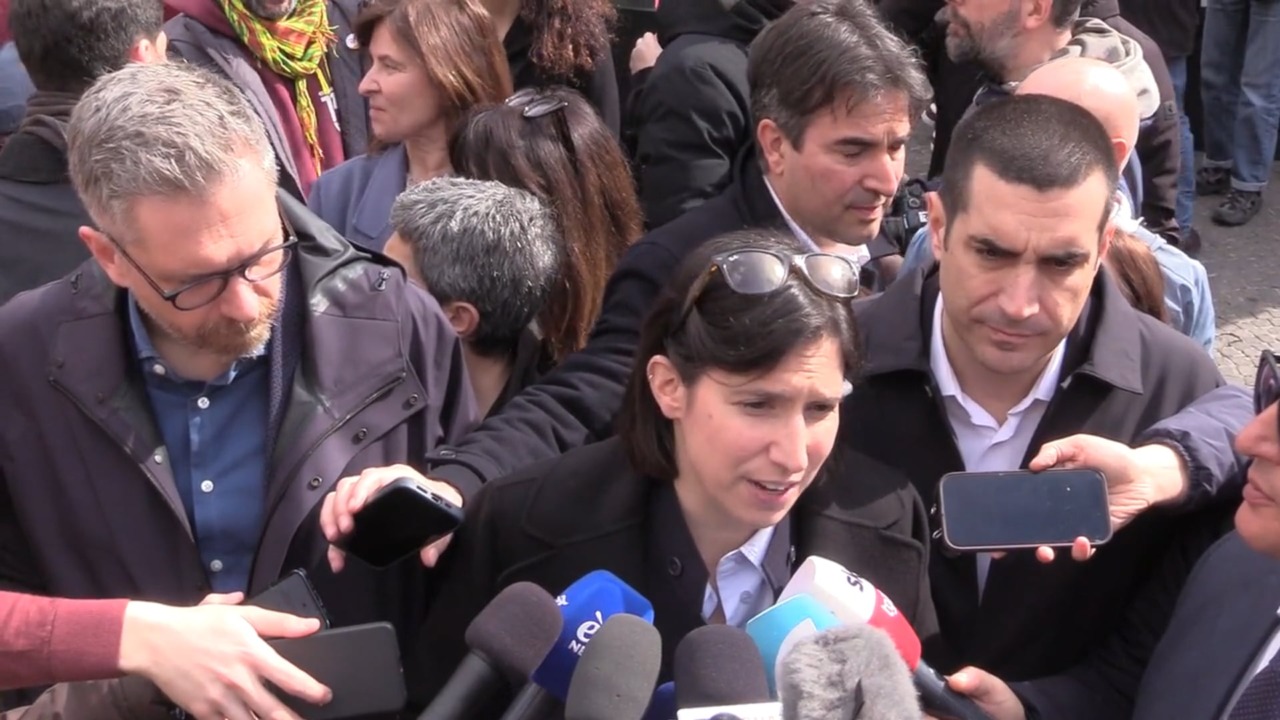 Elly Schlein: “Bologna è bersaglio di un attacco delle destre”