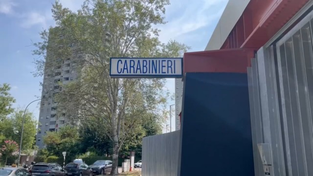 Blitz antidroga al Pilastro, sequestrati 6 kg di hashish ma anche dolciumi alla cannabis light