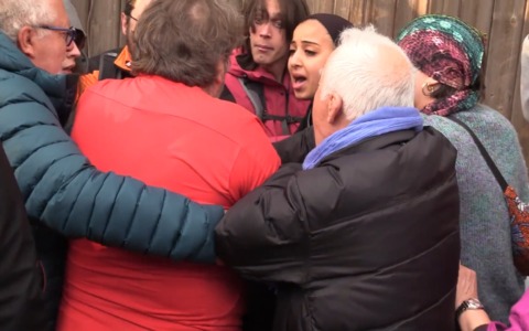 Parapiglia al Pilastro durante la commissione sul Museo dei bambini