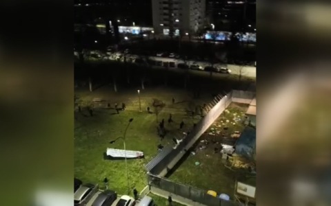 Pilastro: dopo l’assemblea, danni e sacchi di immondizia nel cantiere del Muba