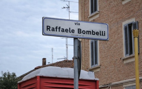 Picchia la moglie per l’ennesima volta, lei chiede aiuto dal balcone