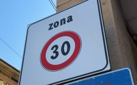 Città 30, il piano del Comune: incontri nei quartieri “per mettere in sicurezza 100 nuovi punti a Bologna”