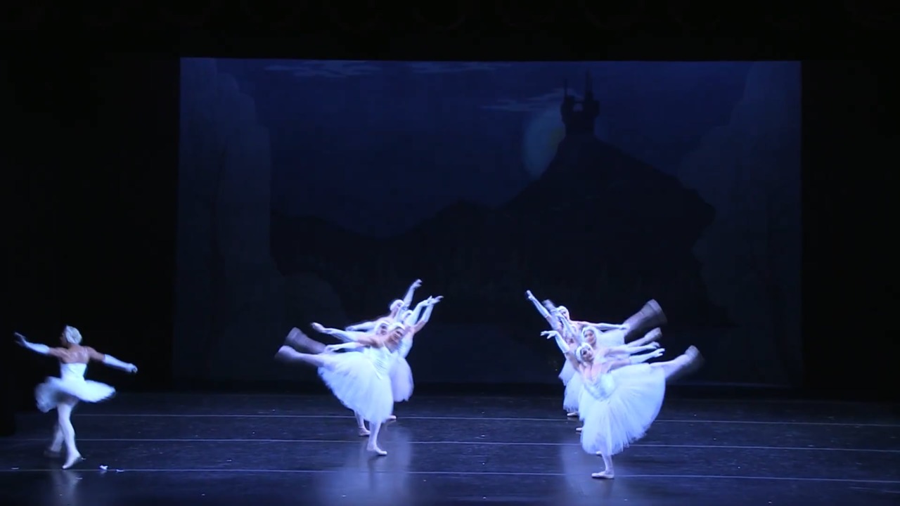 Sul palco del Teatro Duse “Les Balletts Trockadero”