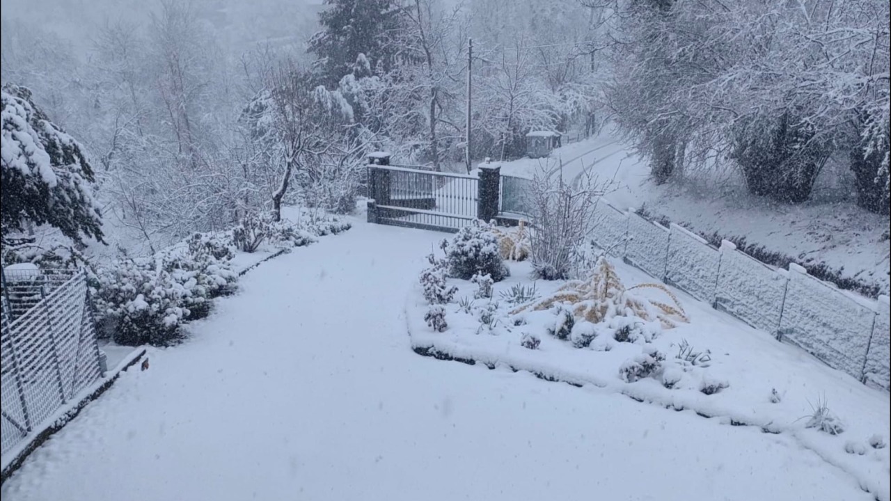 Neve primaverile in appennino, ecco le immagini