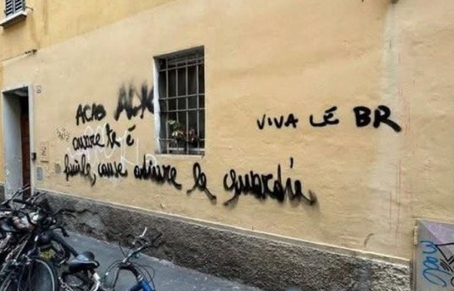 Nell’anniversario di via Fani, a Bologna la scritta ‘viva le Br’. La condanna del mondo politico