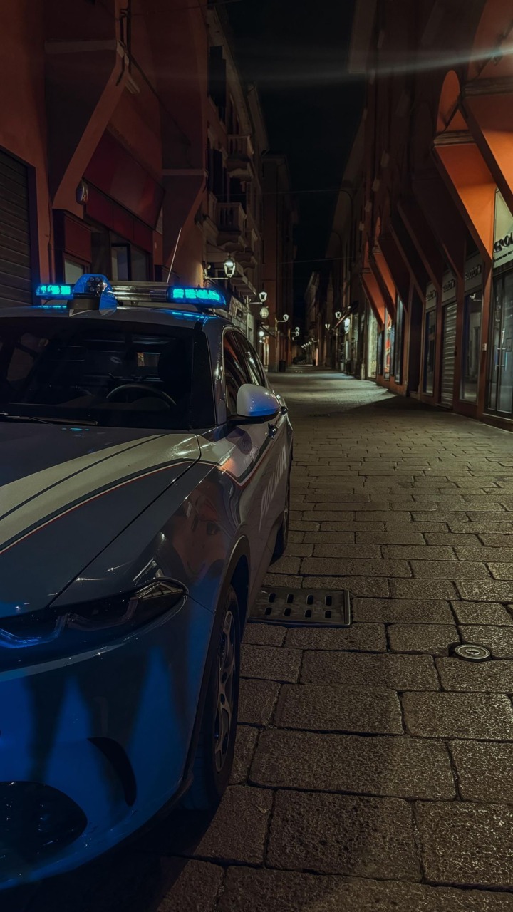 Furto in centro a Bologna. La polizia rintraccia e denuncia per ricettazione un cittadino italiano